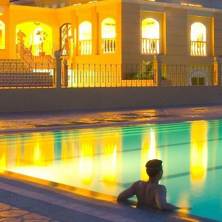 Chateau Elysee A3 Near Airport Wifi Kitchen Paranaque City Εξωτερικό φωτογραφία